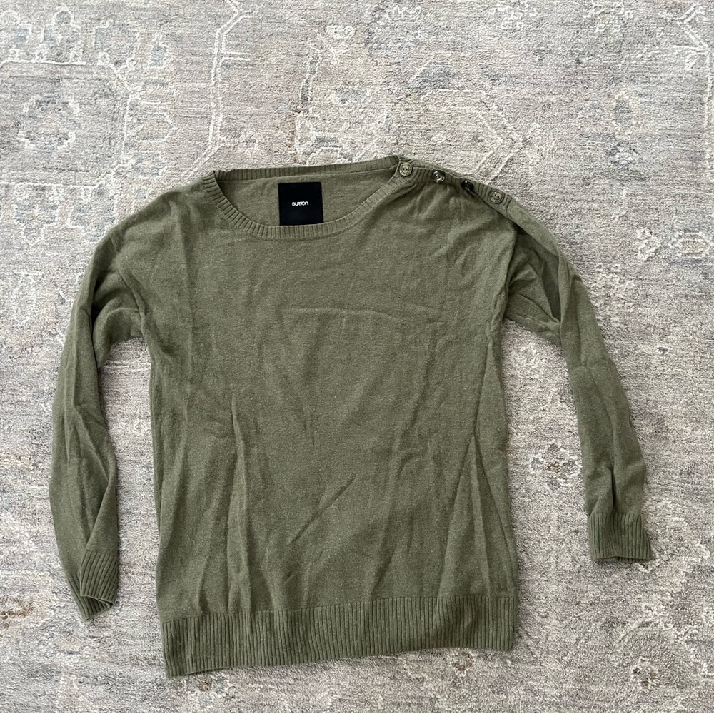 CUTE! Burton Women’s Off-Shoulder Sweater Green XS